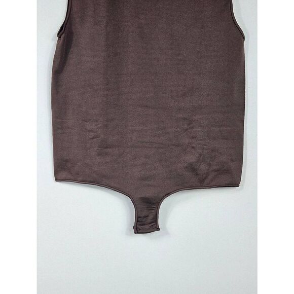 Skims Essential bodysuit Nwot - Picture 3 of 10